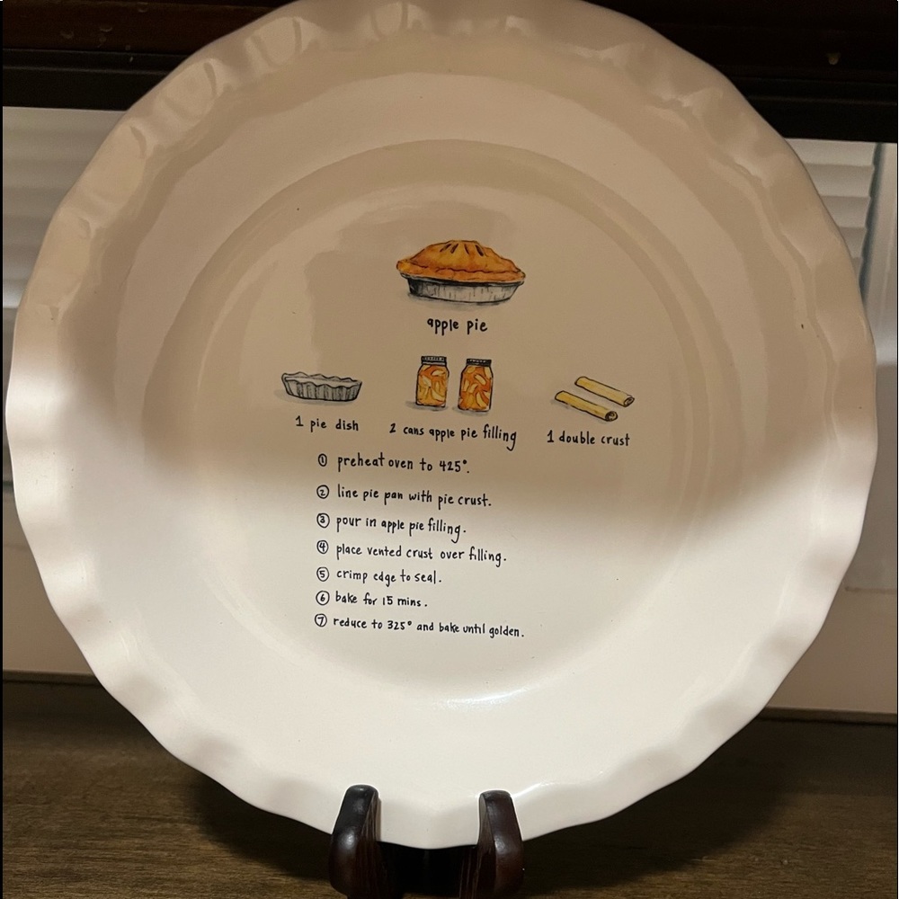 Rae Dunn Recipe Pie Dish NWT